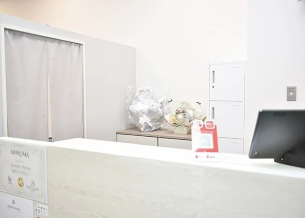 入口カウンターで受付いたします